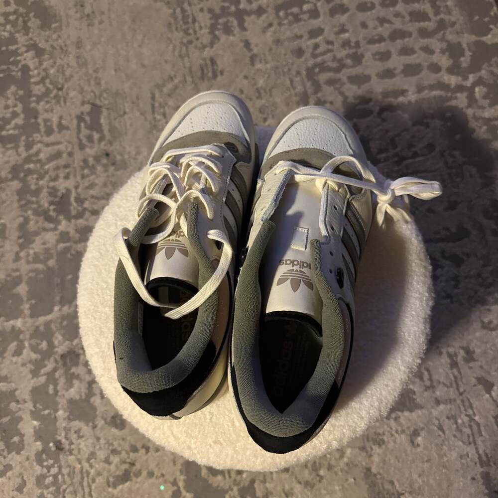 Adidas Men's Rivalry 86 Low Sneakers in Off White/Core Black adidas,